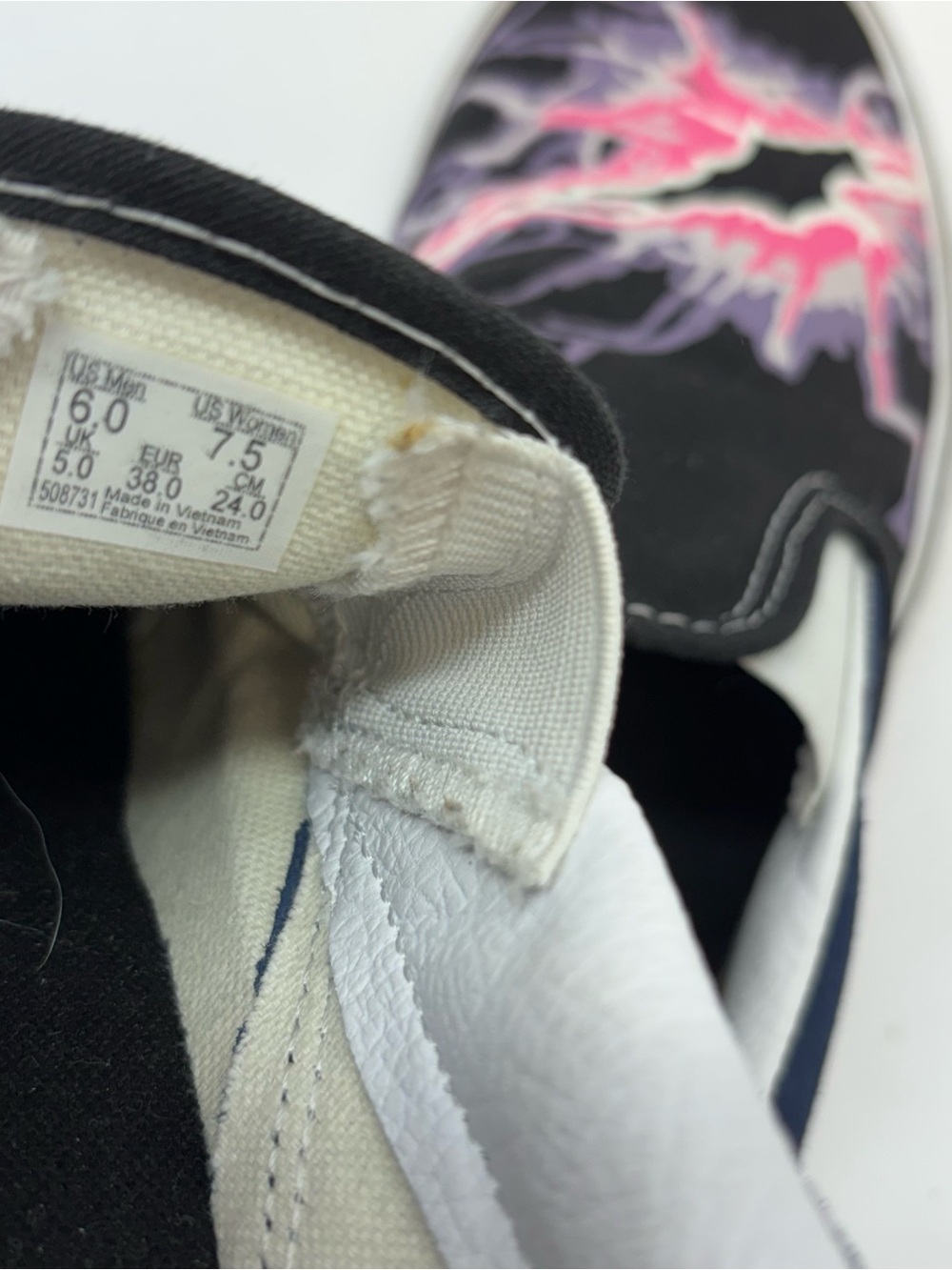 Vans Zap Skull Classic Slip On Glow In Dark Sneakers Shoes Black Men 6/W 7.5 - Picture 9 of 10